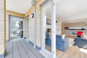 Canary Cityscape- stylish 3 bedroom apartment