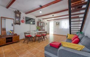 2 Bedroom Beautiful Apartment In Veli Losinj 