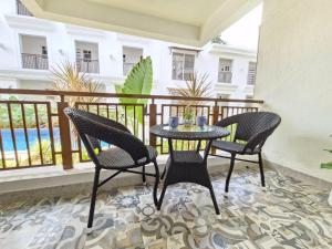 Serene 1bhk Apartment in Siolim Pool DanCenter