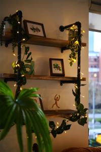 Elegant Melbourne Stay, Parking, Pool, Views