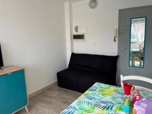 Studio rénové centre Gruissan - 2 pers, parking privé - FR-1-796-92