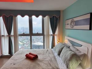Elegant 4BR with balcony and bathtub in Uptown BGC