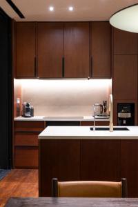 Leaf Villas - brand new tri-level villas - 500m to beach and Finns