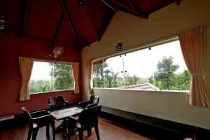 Hoovinamane Homestay - 5BH, Full Villa, Home Food, Estate
