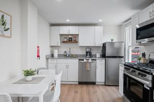 Cozy & Modern 1 Bdr Apt Natrona