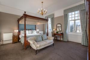 Junior Suite room in Sherbrooke Castle Hotel