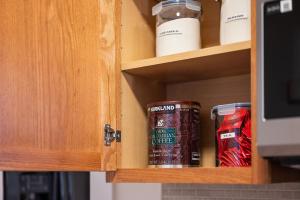 Modern 1 Bdr Apt King bed Sleeps4