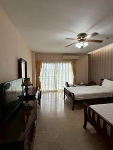 ซิลเวอร์วู้ด รีสอร์ท