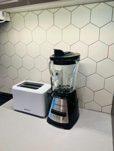 Chic Hollywood Dream Large Studio