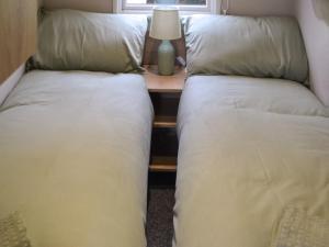 The Falcon - Uk45538