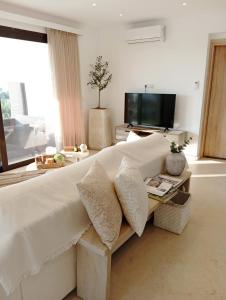 Emarmene Peaceful Agrotourism Retreat with Sea & Mountain Views