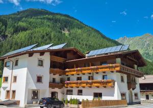 Hotel Pension Haid - 3hvězdičkové hotely ve městě Sankt Leonhard im Pitztal