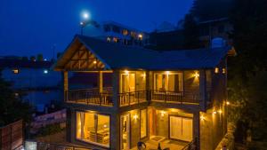 SaffronStays The Mountain Escape