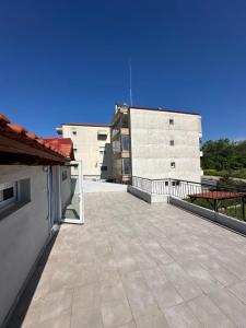 F & R Villa Room No 5