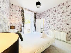 City Centre Escape with Private Garden