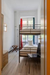 Budget Twin Room with Shared Bathroom room in BackpackerBerlin