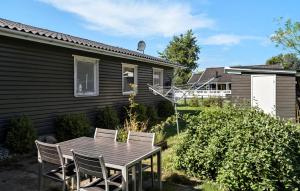 3 Bedroom Lovely Home In Hals