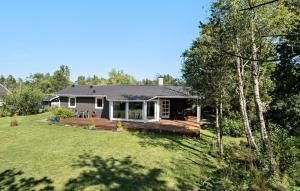 3 Bedroom Lovely Home In Hals