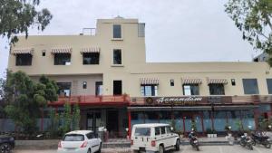 Aanandam Hotel