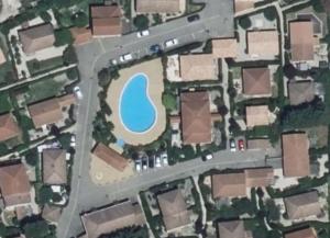 Maison provençale avec piscine partagée