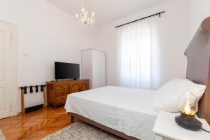 Authentic Apartment Regina in Porec Center