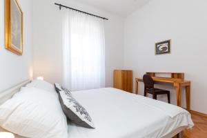 Regina Old Town Apartment 2BR Terrace & Parking