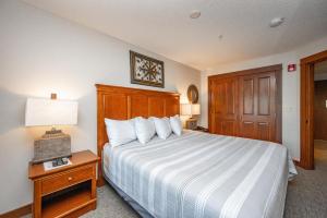 A117 One Bedroom Lake View