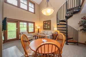 B206 One Bedroom & Loft Lake View