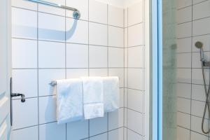 Hotels Hotel Des Deux Mers : photos des chambres