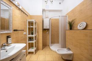 Chic n Central King St Suite in the Heart of BP