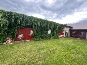 Dolistówka Apartamenty, pole namiotowe, balia z jacuzzi, ogród warzywny dla gości, plac zabaw dla dzieci