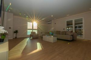 Sunset Luxe Penthouse