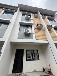 The Nuebes Townhouse CDO