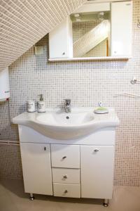 Spacious Wooden House Zabljak Retreat