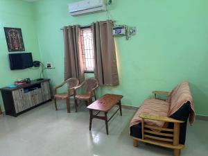 Golden Service Apartment