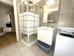 Appartements Bastia F1 type loft plein centre, calme, clim, refait a neuf et a 200m du port : photos des chambres