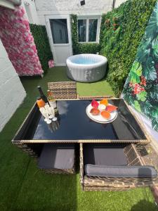 Romantic Tiny House Private Jacuzzi Cinema Netflix