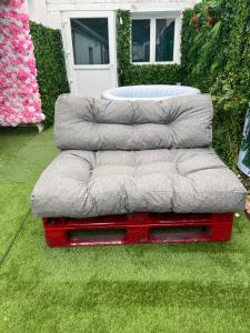 Romantic Tiny House Private Jacuzzi Cinema Netflix