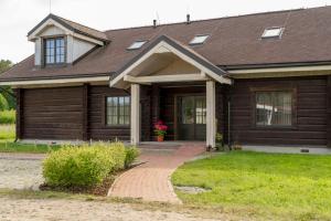 Rakaru brīvdienu māja