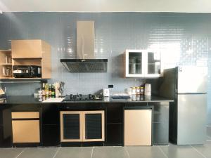 Private Pool Villa for 9 Guests - Pet Friendly - 2 km from Charoen Sri Fresh Market