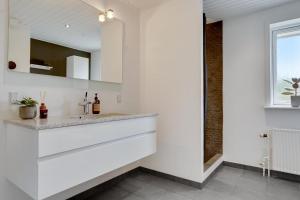 Nice house for your family stay!