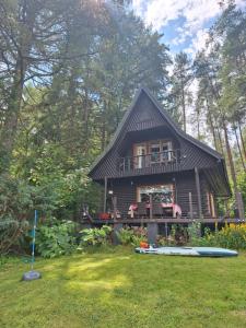 Klimatyczna chatka z widokiem na jezioro