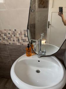 شقة بموقع متميز بزايد أمام هايبر المحلاوى