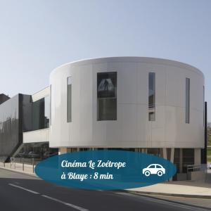 Maisons de vacances Le logis du Clocher par Chelona-Loc - 2 chambres, lits kig size - jardin : Maison 2 Chambres