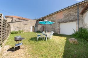 Maisons de vacances Le logis du Clocher par Chelona-Loc - 2 chambres, lits kig size - jardin : photos des chambres