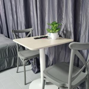 Popular Muang Thong Condo, Building T9, Floor 8, Room 20