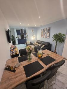 Appartements La Seyne-sur-Mer CHARMANT T3 HAUT DE GAMME ALLIANT ELEGANCE et CONFORT : photos des chambres