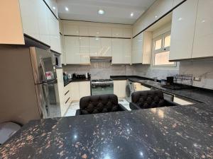 Stylish Furnished Apartment in a Quiet Villa Area New Cairo, Al Narges 2