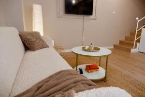 Hidden Courtyard Gem - House in Sofia Center