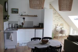 Appartements Le logis d-Emerance : Appartement 1 Chambre